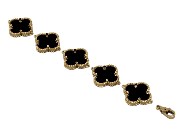 Браслет с мотивом клевера и ониксом
