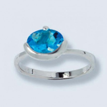 Кольцо с камнем 1546