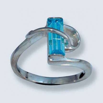 Кольцо с камнем 1713