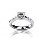 Кольцо с крупным камнем и дорожками камней Os 2663