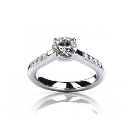 Кольцо с крупным камнем и дорожками камней Os 2663