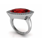 Кольцо с крупным камнем в обрамлении мелких камней Os 7090