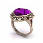 Кольцо с крупным камнем в обрамлении мелких камней Os 7165