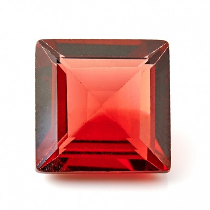 гранат квадрат- 4.5мм