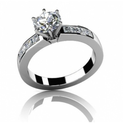 Кольцо с крупным камнем и дорожками камней Os 2553