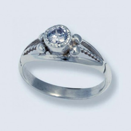 Кольцо с камнем 2000