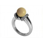 Кольцо с жемчугом и дорожками камней Os 7062