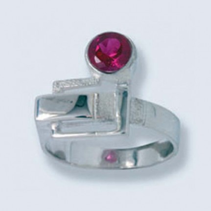 Кольцо с камнем 1383