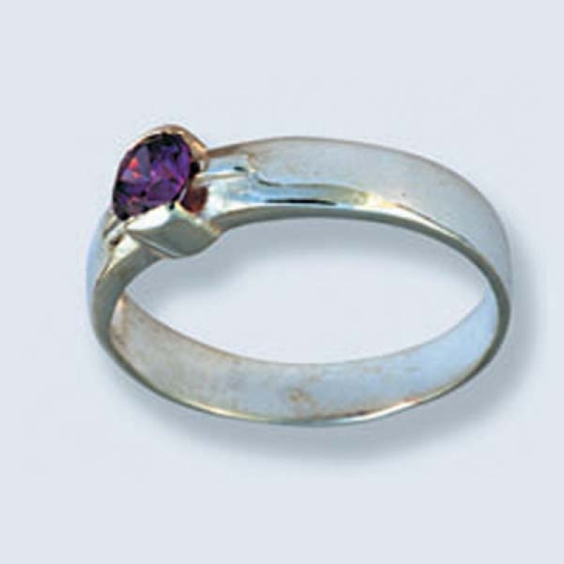 Кольцо с камнем 1575