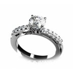 Кольцо с крупным камнем и дорожками камней Os 2698