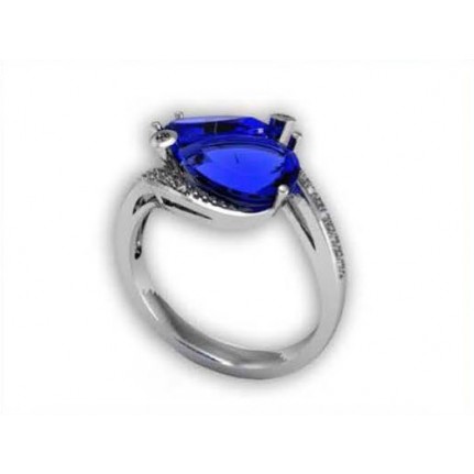 Кольцо с крупным камнем и дорожками камней Os 7027