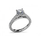 Кольцо с крупным камнем и дорожками камней Os 2560