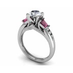 Кольцо с крупным камнем и дорожками камней Os 2617