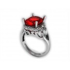 Кольцо с крупным камнем в обрамлении мелких камней Os 7033