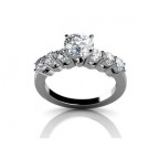 Кольцо с крупным камнем и дорожками камней Os 2570