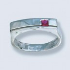 Кольцо с камнем 1586