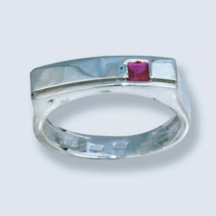 Кольцо с камнем 1586