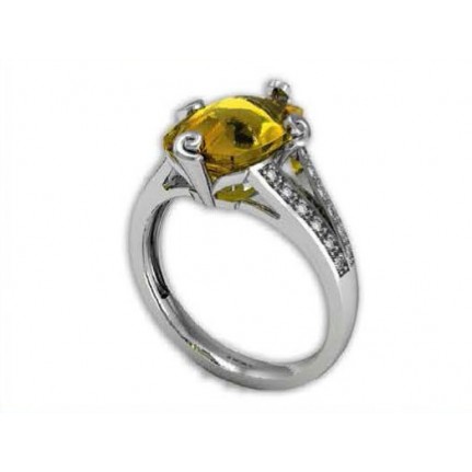 Кольцо с крупным камнем и дорожками камней Os 7025