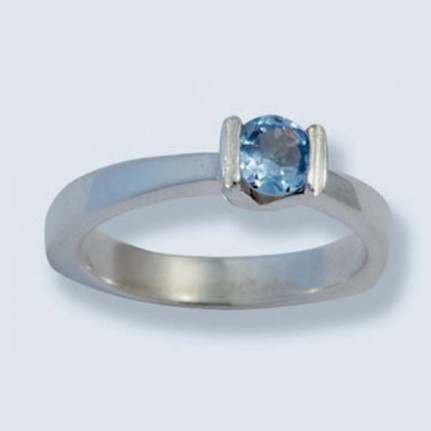 Кольцо с камнем 2008